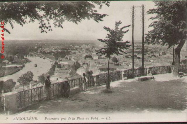 Panorama pris de la Place du Palet.jpg